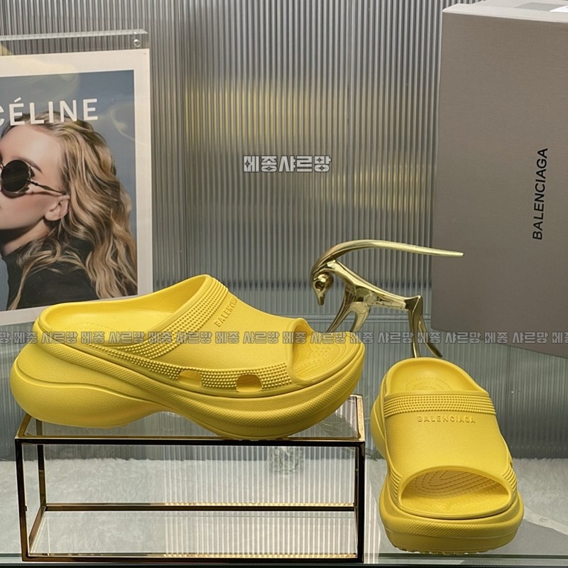 발렌시아가크록스슬라이드샌들20240606-031916-018메종샤르망.JPG