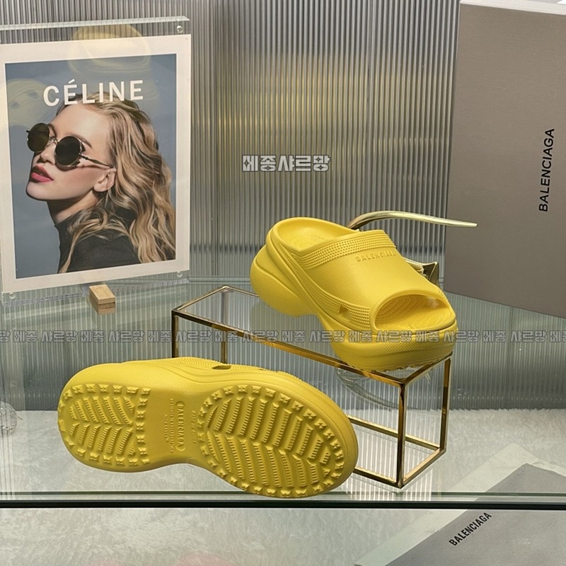 발렌시아가크록스슬라이드샌들20240606-031916-021메종샤르망.JPG