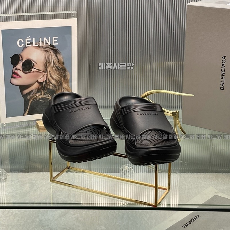 발렌시아가크록스슬라이드샌들20240606-031917-031메종샤르망.JPG