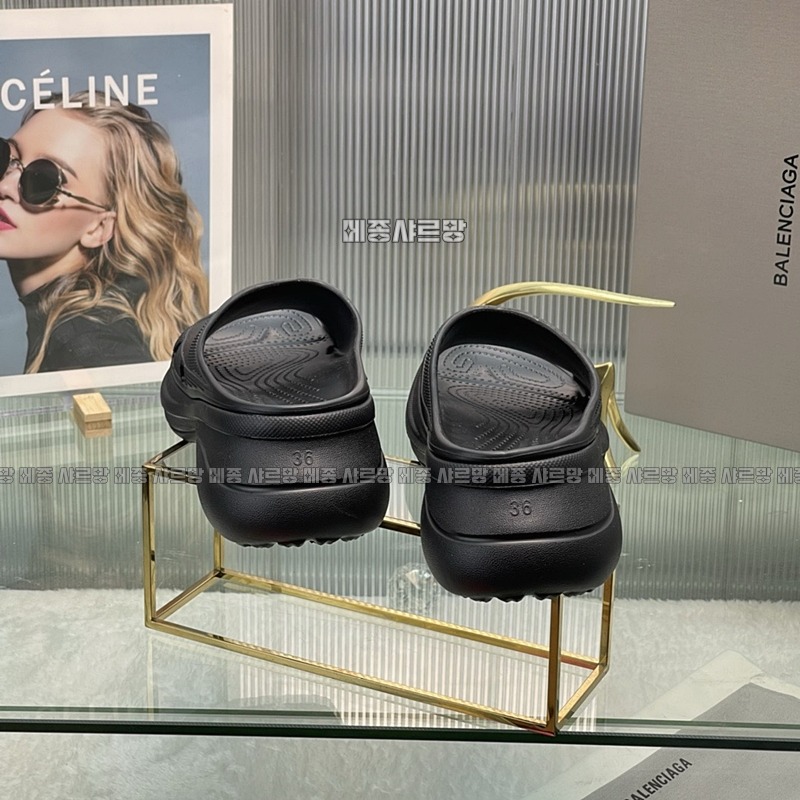 발렌시아가크록스슬라이드샌들20240606-031918-035메종샤르망.JPG
