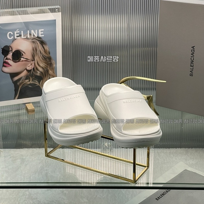 발렌시아가크록스슬라이드샌들20240606-031918-040메종샤르망.JPG