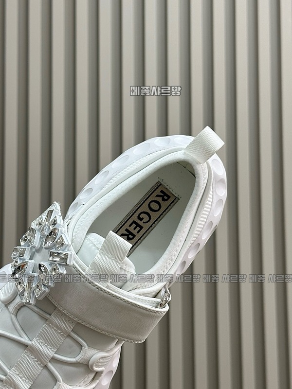 로저비비에비브런라이트스니커즈20240608-003232-008메종샤르망.JPG
