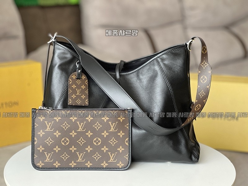 루이비통캐리올카고20240609-052339-011메종샤르망.JPG