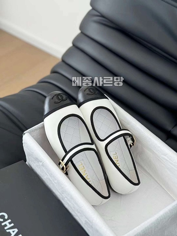 24ss샤넬메인컬렉션메리제인플랫슈즈20240530-213322-00924ss샤넬메인컬렉션메리제인플랫슈즈.JPG