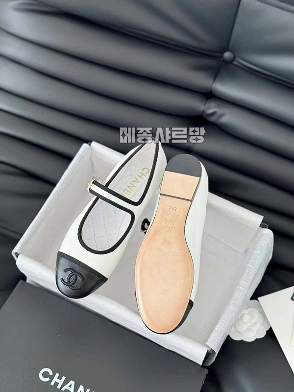 24ss샤넬메인컬렉션메리제인플랫슈즈20240530-213322-01224ss샤넬메인컬렉션메리제인플랫슈즈.JPG