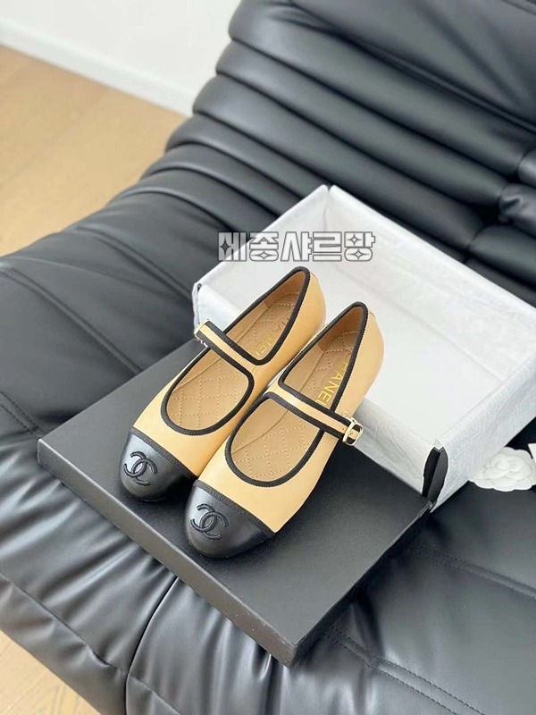 24ss샤넬메인컬렉션메리제인플랫슈즈20240530-213322-01924ss샤넬메인컬렉션메리제인플랫슈즈.JPG