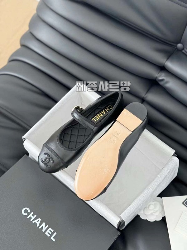 24ss샤넬메인컬렉션메리제인플랫슈즈20240530-213323-03324ss샤넬메인컬렉션메리제인플랫슈즈.JPG