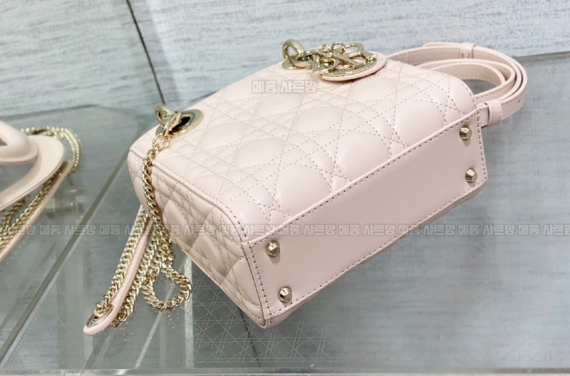 Lady Dior 미니 백-메종샤르망.jpg