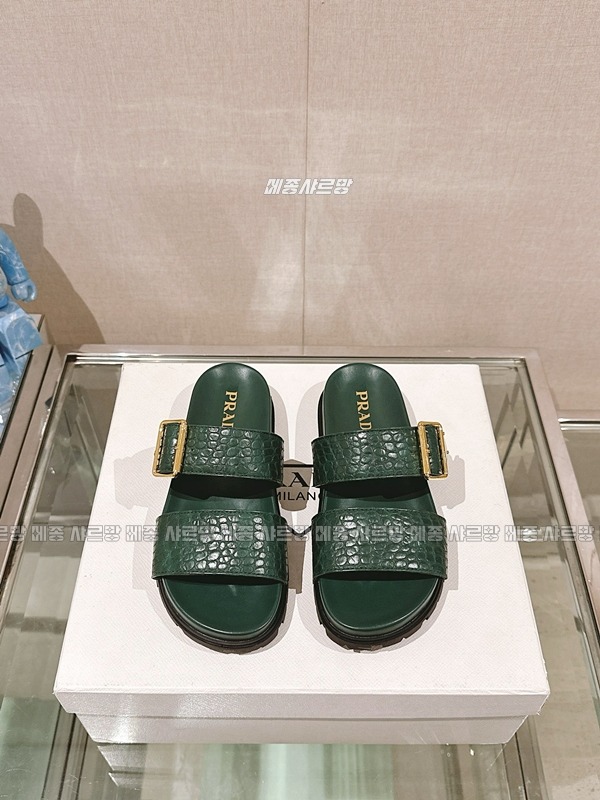 프라다악어무늬슬리퍼20240626-075439-003메종샤르망.JPG