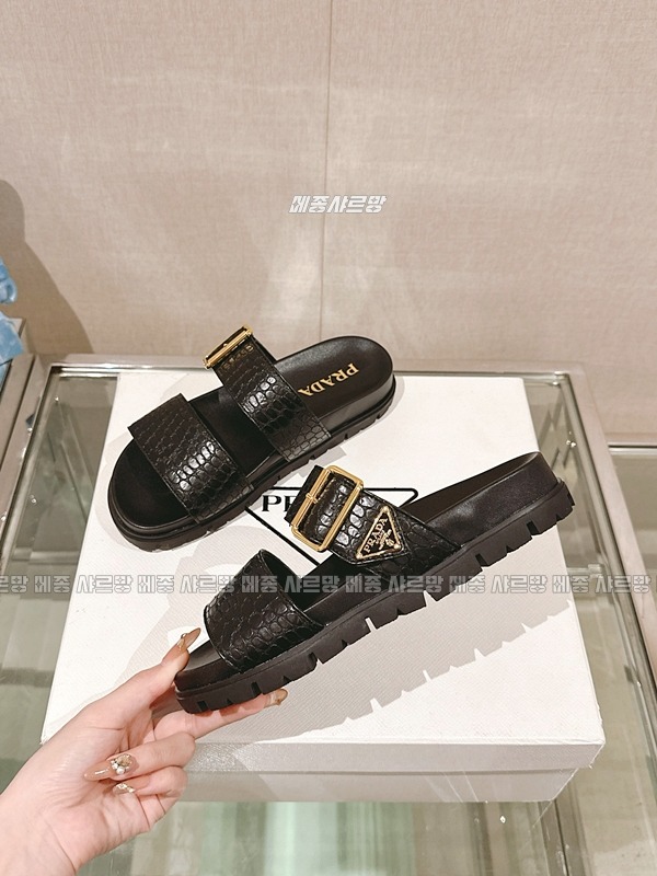 프라다악어무늬슬리퍼20240626-075441-022메종샤르망.JPG