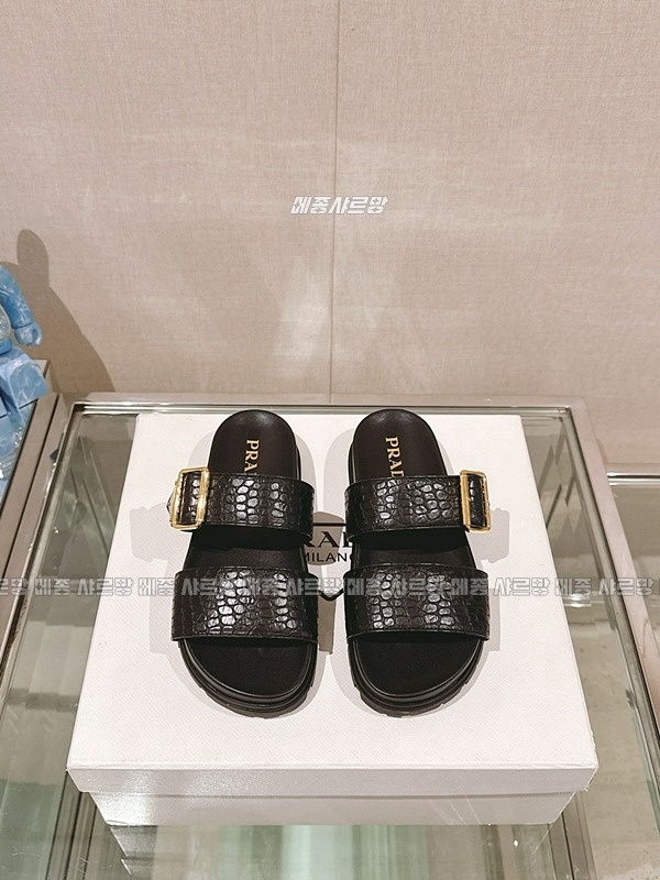 프라다악어무늬슬리퍼20240626-075441-021메종샤르망.JPG
