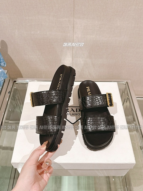 프라다악어무늬슬리퍼20240626-075441-024메종샤르망.JPG
