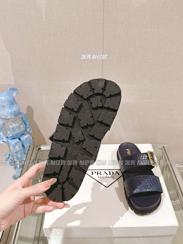 프라다악어무늬슬리퍼20240626-075442-038메종샤르망.JPG