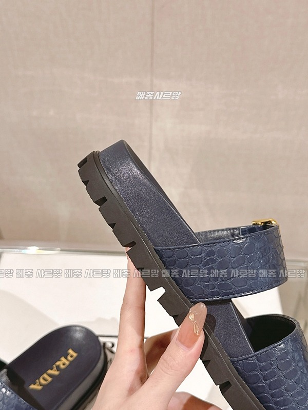 프라다악어무늬슬리퍼20240626-075442-036메종샤르망.JPG