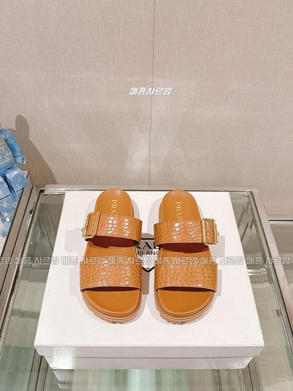 프라다악어무늬슬리퍼20240626-075443-039메종샤르망.JPG