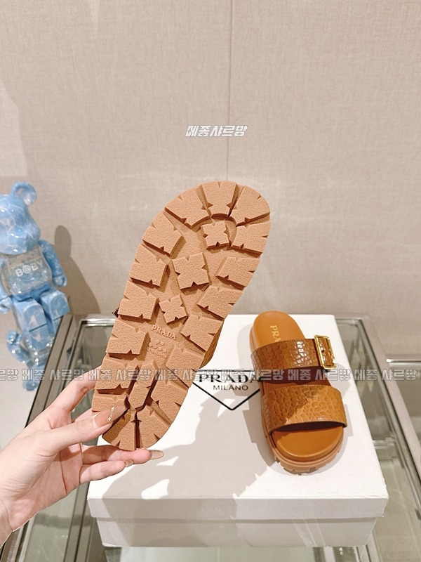 프라다악어무늬슬리퍼20240626-075443-047메종샤르망.JPG