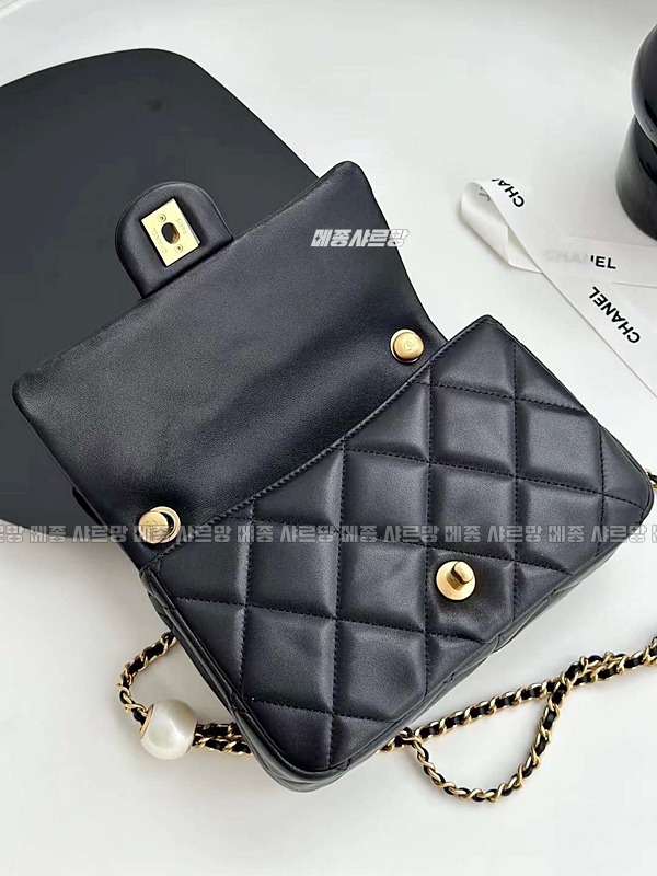 샤넬진주볼플랩백20240623-180822-038샤넬진주볼플랩백.JPG