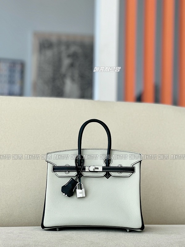 에르메스버킨25그리스펄멀티색상20240702-023445-007메종샤르망.JPG