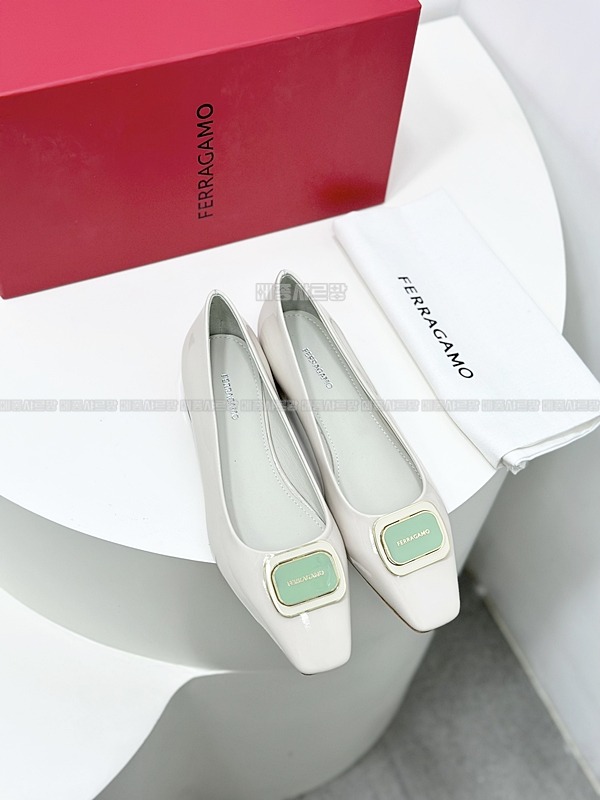 페라가모 24FW 여성 살바토레 드레스 슈즈Weixin Image_20241212231031메종샤르망.jpg