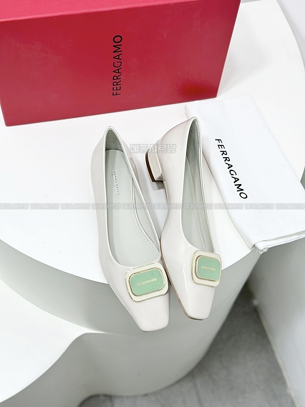 페라가모 24FW 여성 살바토레 드레스 슈즈Weixin Image_20241212231030메종샤르망.jpg