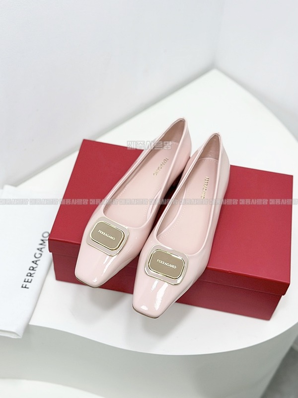 페라가모 24FW 여성 살바토레 드레스 슈즈Weixin Image_20241212231025메종샤르망.jpg