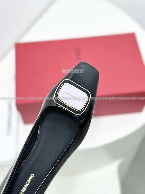페라가모 24FW 여성 살바토레 드레스 슈즈Weixin Image_20241212231032메종샤르망.jpg