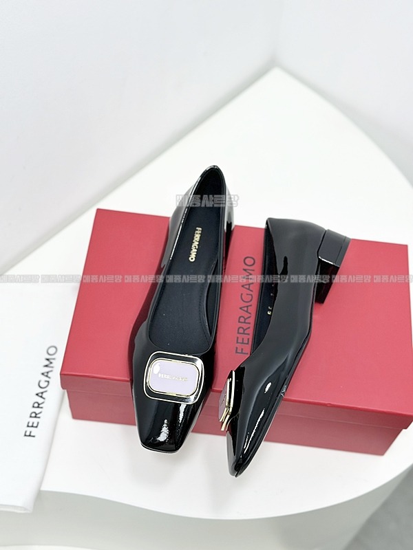 페라가모 24FW 여성 살바토레 드레스 슈즈Weixin Image_20241212231033메종샤르망.jpg