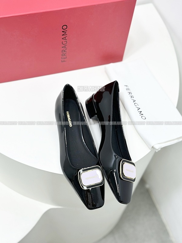 페라가모 24FW 여성 살바토레 드레스 슈즈Weixin Image_20241212231035메종샤르망.jpg
