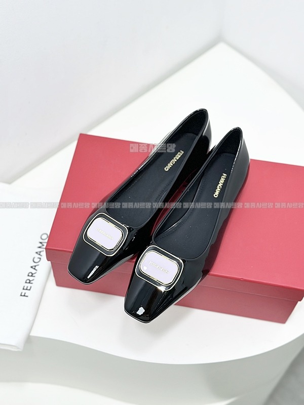 페라가모 24FW 여성 살바토레 드레스 슈즈Weixin Image_20241212231034메종샤르망.jpg