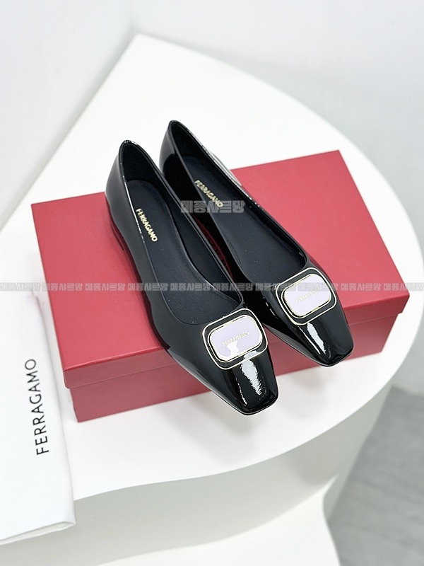 페라가모 24FW 여성 살바토레 드레스 슈즈Weixin Image_202412122310331메종샤르망.jpg