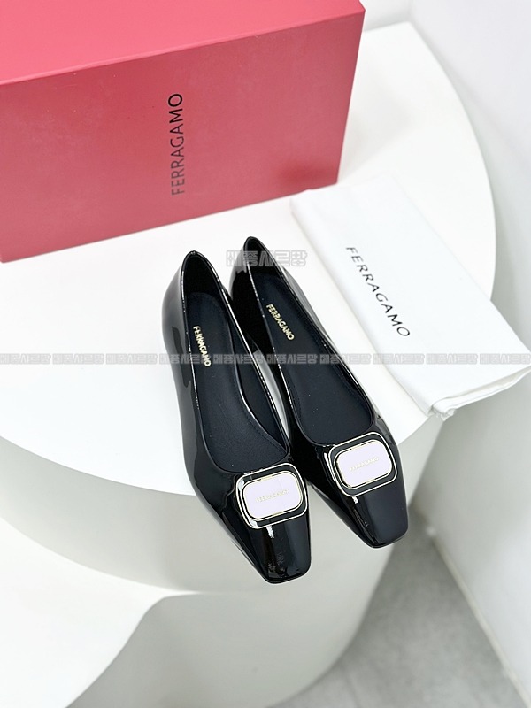 페라가모 24FW 여성 살바토레 드레스 슈즈Weixin Image_202412122310361메종샤르망.jpg