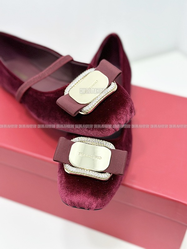 페라가모 메리제인 발레 플랫Weixin Image_202412152044141메종샤르망.jpg