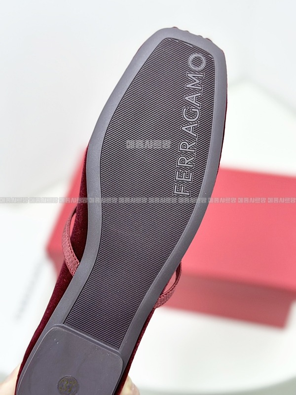 페라가모 메리제인 발레 플랫Weixin Image_202412152044142메종샤르망.jpg