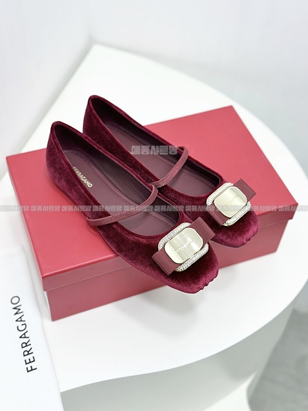 페라가모 메리제인 발레 플랫Weixin Image_202412152044151메종샤르망.jpg