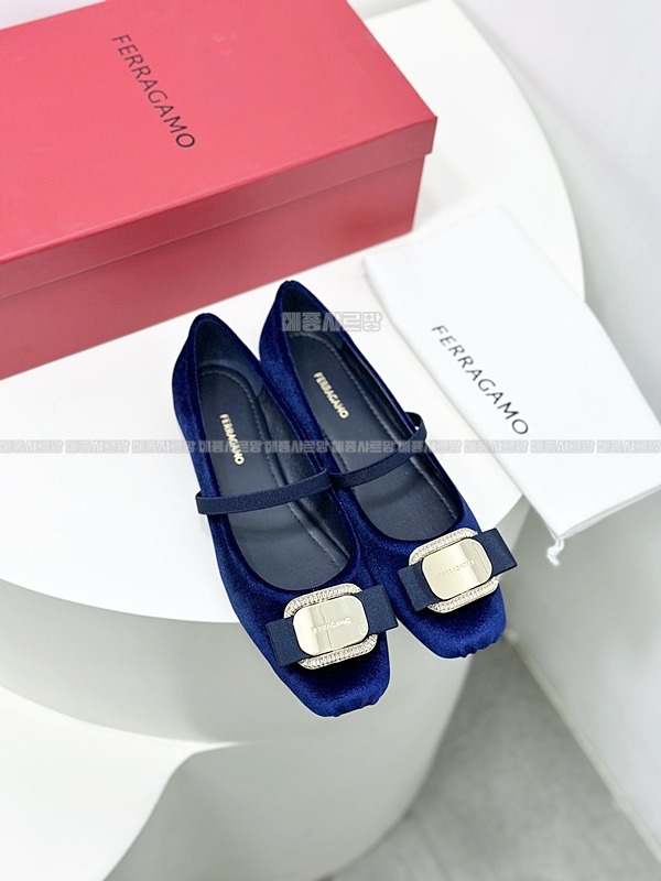 페라가모 메리제인 발레 플랫Weixin Image_20241215204420메종샤르망.jpg