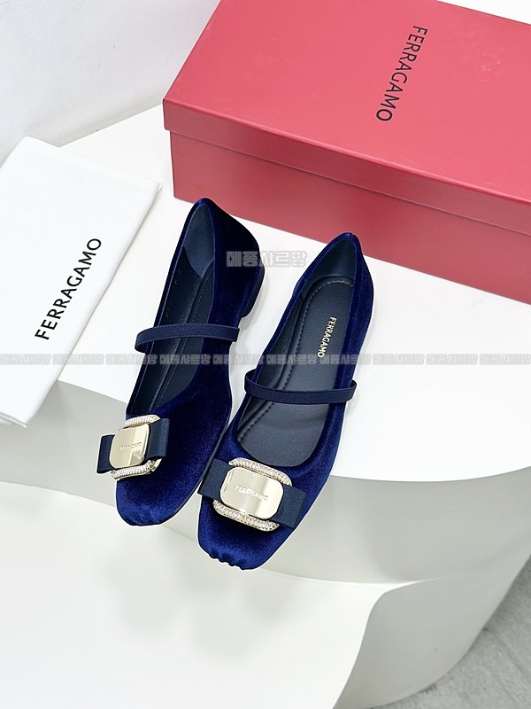 페라가모 메리제인 발레 플랫Weixin Image_202412152044192메종샤르망.jpg