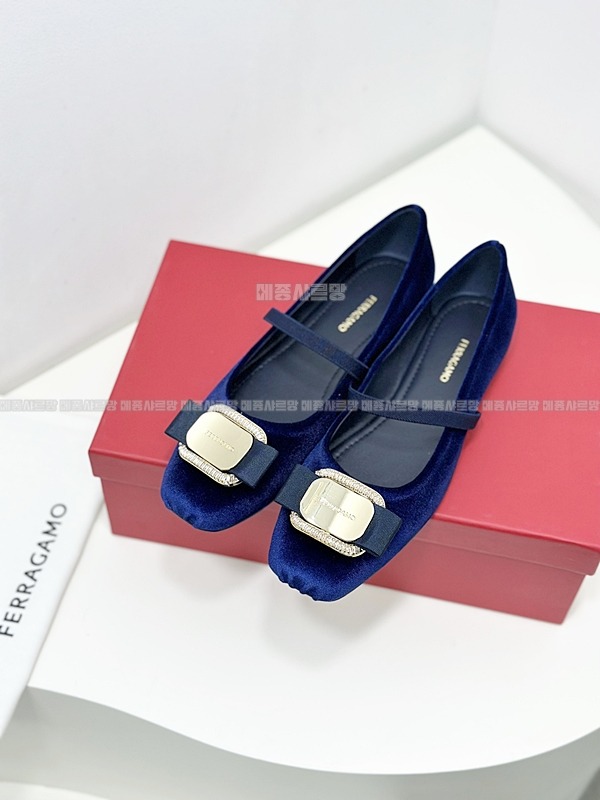 페라가모 메리제인 발레 플랫Weixin Image_202412152044202메종샤르망.jpg