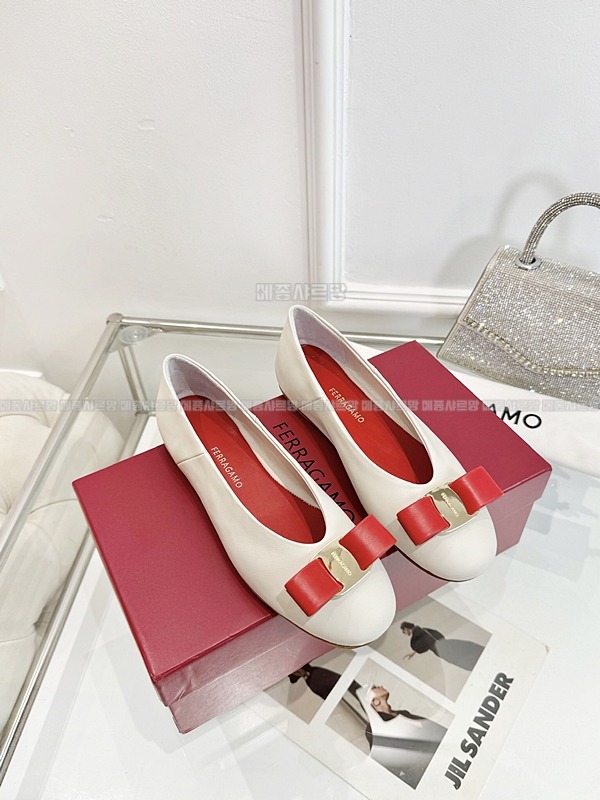 페라가모 바라 보우 발레 플랫Weixin Image_20241215210116메종샤르망.jpg