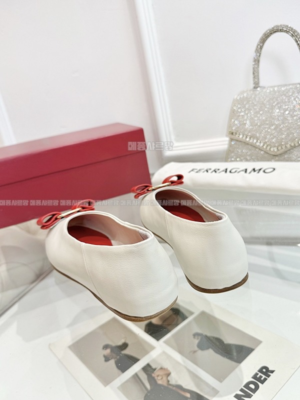 페라가모 바라 보우 발레 플랫Weixin Image_202412152101131메종샤르망.jpg