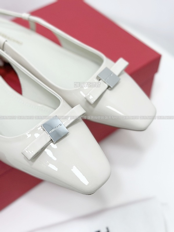 살바토레 페라가모 MARLINA 보우 슬링백Weixin Image_20241215212454메종샤르망.jpg