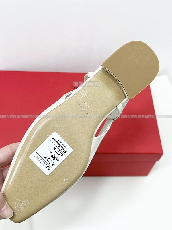 살바토레 페라가모 MARLINA 보우 슬링백Weixin Image_202412152124541메종샤르망.jpg