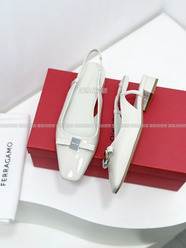 살바토레 페라가모 MARLINA 보우 슬링백Weixin Image_202412152124553메종샤르망.jpg