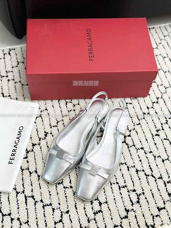 살바토레 페라가모 MARLINA 보우 슬링백Weixin Image_20241215212454메종샤르망.jpg