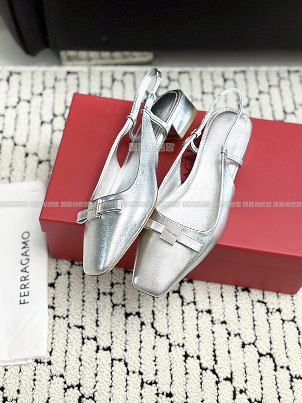 살바토레 페라가모 MARLINA 보우 슬링백Weixin Image_202412152124531메종샤르망.jpg