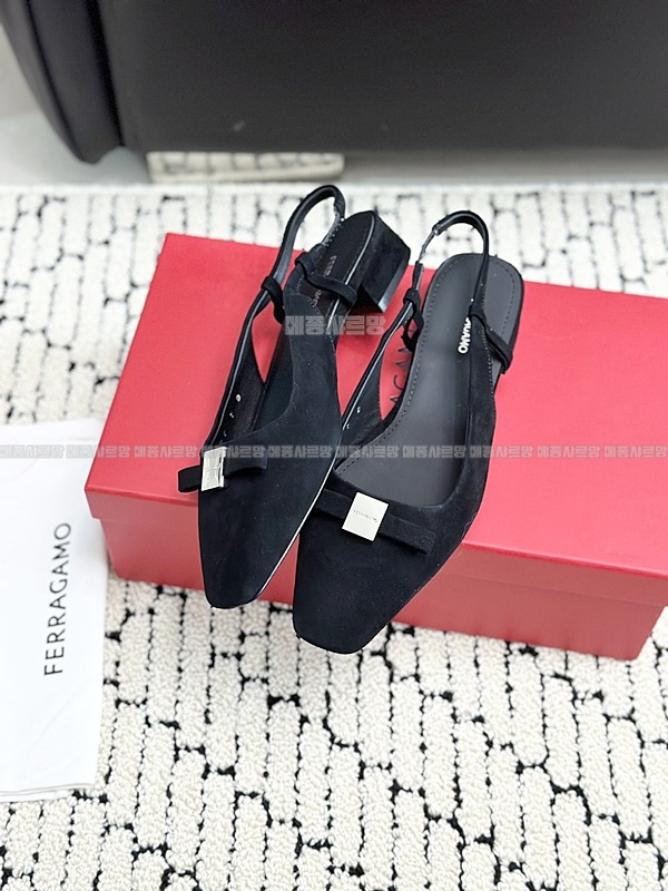 살바토레 페라가모 MARLINA 보우 슬링백Weixin Image_20241215212451메종샤르망.jpg