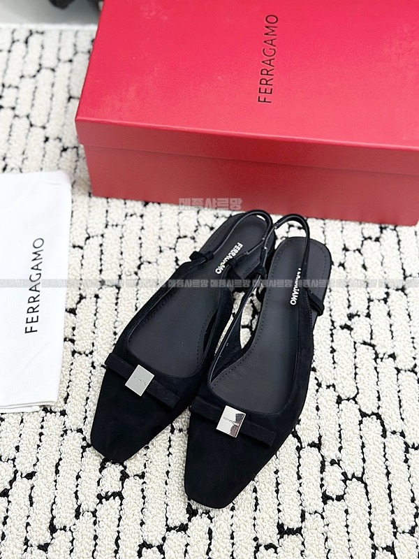 살바토레 페라가모 MARLINA 보우 슬링백Weixin Image_20241215212452메종샤르망.jpg