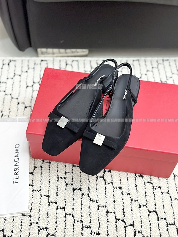 살바토레 페라가모 MARLINA 보우 슬링백Weixin Image_202412152124522메종샤르망.jpg