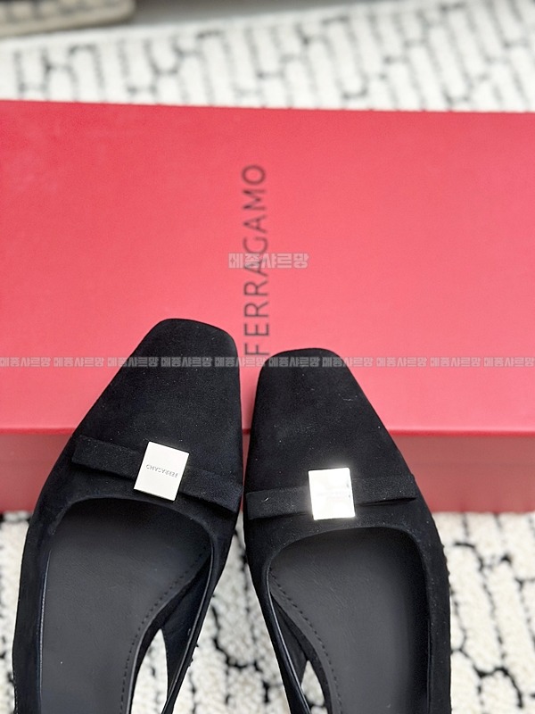 살바토레 페라가모 MARLINA 보우 슬링백Weixin Image_202412152124512메종샤르망.jpg
