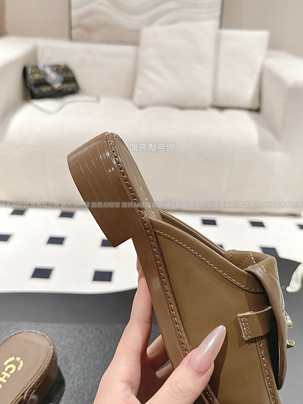 샤넬 25C CC로고 턴락 퀼팅 뮬 블로퍼Weixin Image_20241219224612메종샤르망.jpg