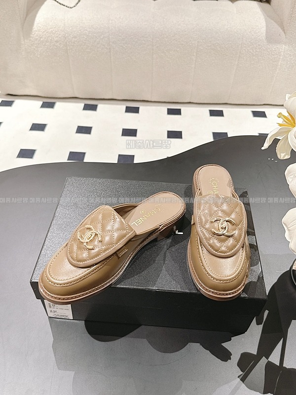 샤넬 25C CC로고 턴락 퀼팅 뮬 블로퍼Weixin Image_20241219224616메종샤르망.jpg